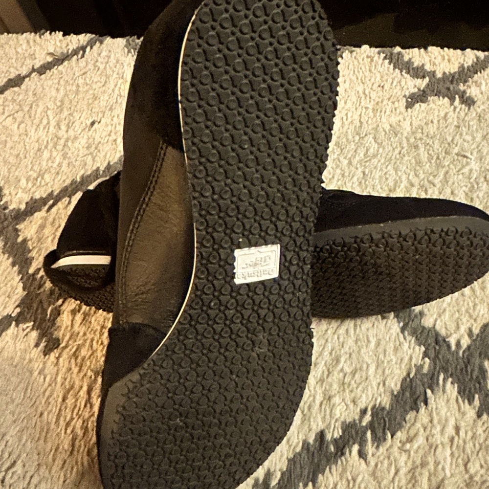 Onitsuka Tiger Serrano Cl size 9 Women